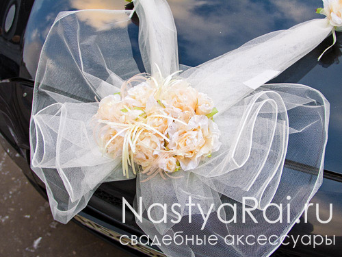 Фото. Декор свадебного автомобиля на капот.
