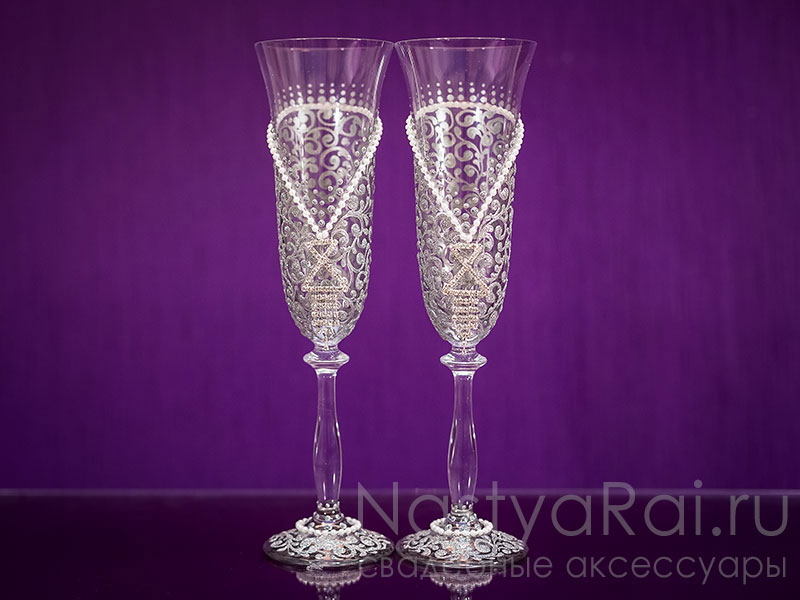 Фото. Бокалы для шампанского свадебные, серебряные.