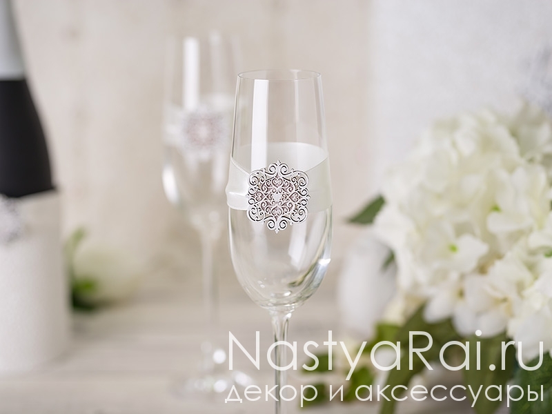 Фото. Свадебные бокалы для шампанского "Диана".