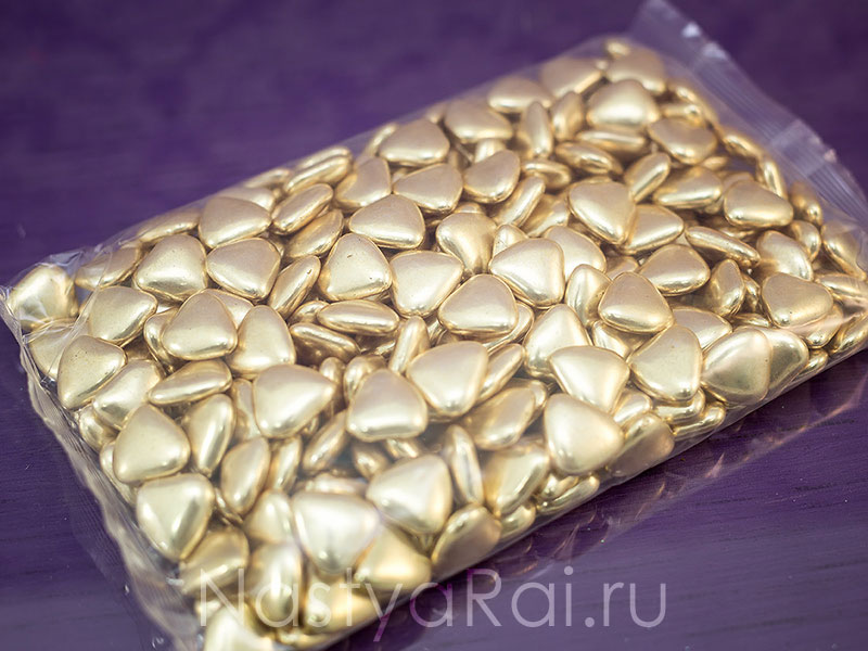 Фото. Шоколадное драже Сердечки золотые.