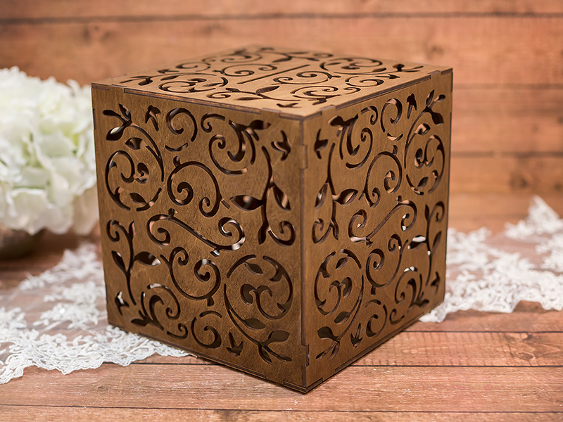 Фото. Резная коробка для подарков, коричневая.