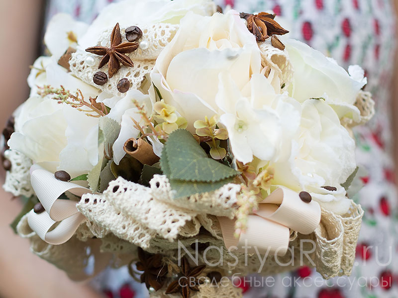 Фото. Букет невесты из орхидей и лунной гвоздики.