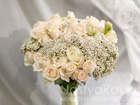 Букет невесты из кустовых роз и озатамнуса. Фото 000.