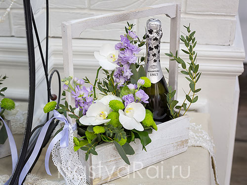 Подарочные композиции из живых цветов на свадьбу
