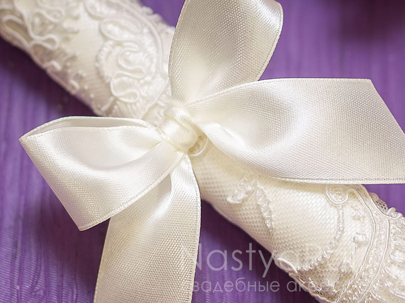 Фото. Свадебное пригласительное свиток с кружевом, айвори.