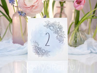 Голубая свадебная карточка на стол. Фото 000.