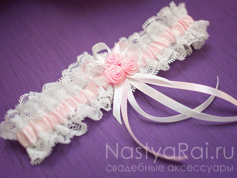 Фото. Подвязка с розочками, розовая.