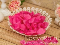 Лепестки роз розового цвета. Фото 000.