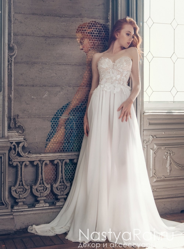 Фото. Длинное свадебное платье с кружевным верхом и шлейфом ZIS003.