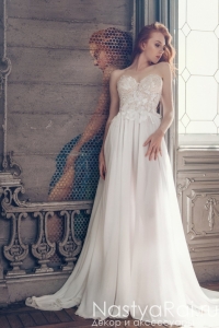 Длинное свадебное платье с кружевным верхом и шлейфом ZIS003. Фото 000.