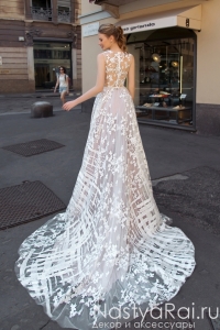 Свадебное платье из фатина с вышивкой и 3D-цветами ZAR002. Фото 000.