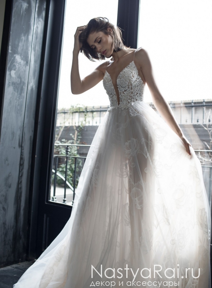 Фото. Полупрозрачное свадебное платье с жемчугом RIKI DALAL RD-213.