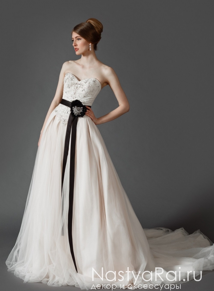 Фото. Свадебное платье с бюстье и фатой MJ164.