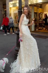 Свадебное платье из кружева с объемными цветами ZAR001. Фото 000.