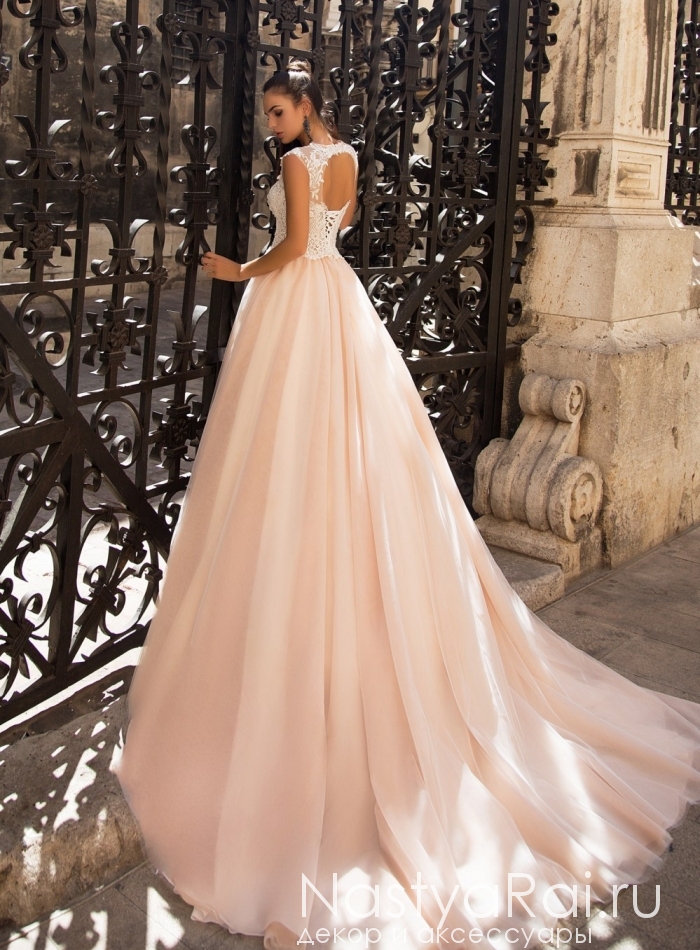 Фото. Свадебное платье с кружевным верхом ZIT002.