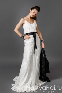 Свадебное платье из кружева на тонких лямках TB056. Фото 000.