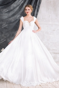 Свадебное платье с высокой талией EM005. Фото 000.
