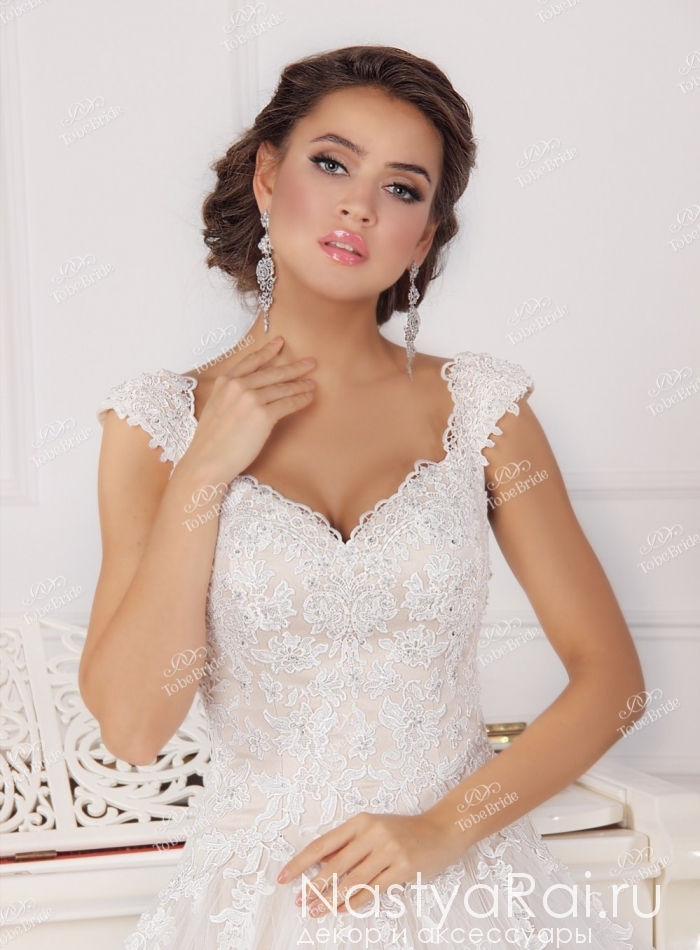 Фото. Пышное свадебное платье с кружевом SL0170.