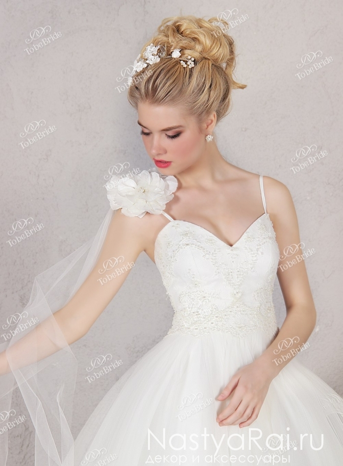 Фото. Свадебное платье с цветком NS003.