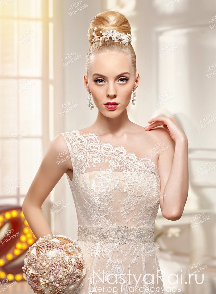 Фото. Длинное свадебное платье с кружевами SL0157.