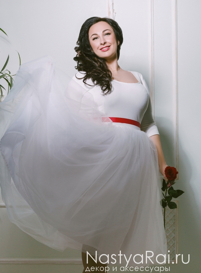 Фото. Свадебное платье длины миди ZRM007.